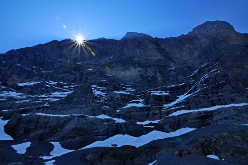 Die Eiger Nordwand vom Eiger-Trail aus gesehen.