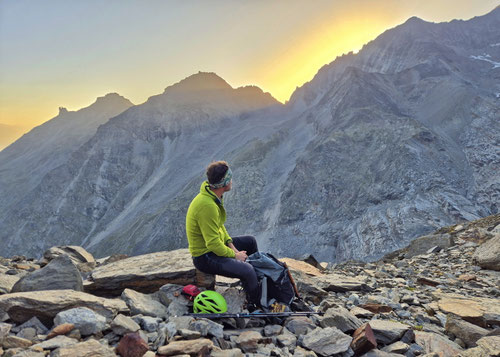 Kurze Pause nach dem steilen Anstieg von Pt. 2707