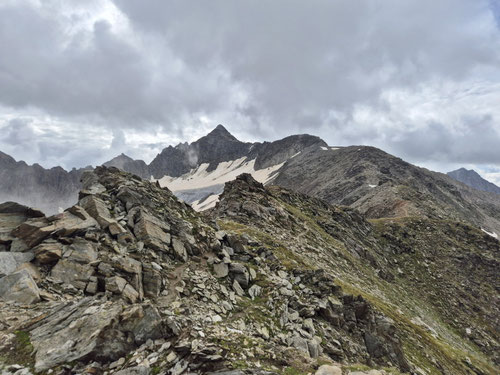 Der Höhenweg zum Gross Muttenhorn
