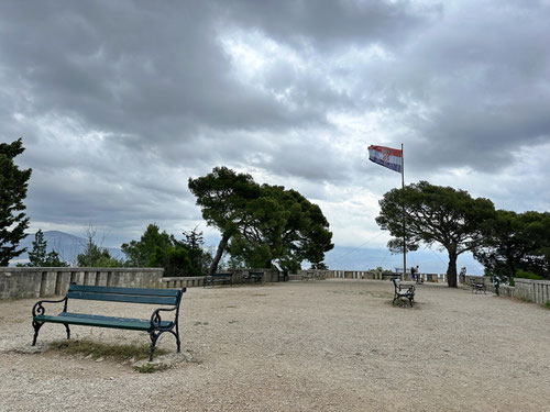 2025/05: Auf dem Aussichtshügel Telegrin (HR/Split).