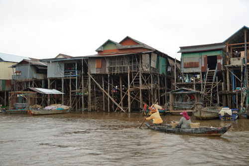 Auf dem Fluss Tahas in Richtung Tonle-Sap-See.