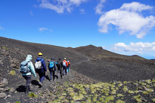 Auf dem Abstieg des Etna.