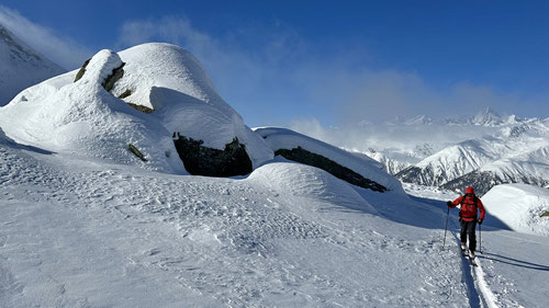 2023/02: Skitour auf der Üerlicherblase oberhalb von Ulrichen (CH/VS/Obergoms)