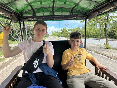 Unsere erste Fahrt mit einem kambodschanischen Motorrad-Tuk-Tuk