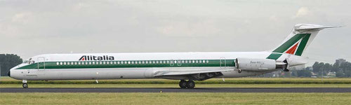 Hier bremst eine MD-82 der Alitalia mit ihrer Schubumkehr ab/Courtesy: Peter van Maaren