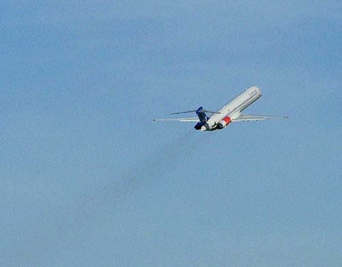 Typische Silhouette einer MD-80 kurz nach dem Abflug/Courtesy: René Kaminski