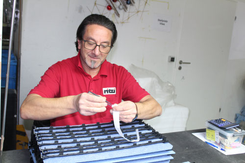 Referenzprodukt: Geberit-Druckplatte lackiert von Ritzi