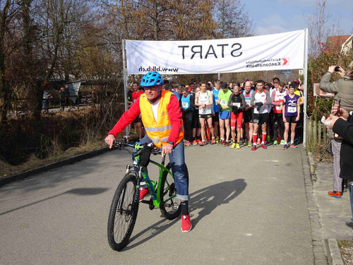 Luc mit Bike und Kamera ausgerüstet (Foto: Leimentaler Lauf)
