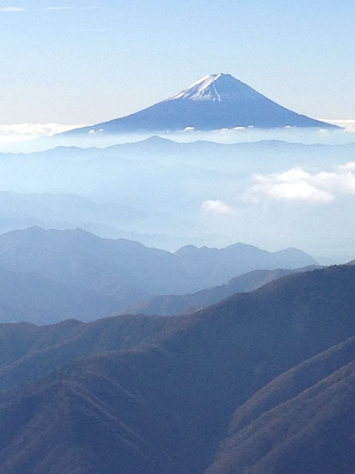 甲武信ヶ岳から望む日本一の富士山(夢は大きく珈琲の味も日本一)