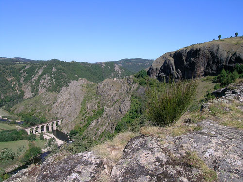 Le Thord - Site classé - patrimoine - gorges de l'Allier - chemin de fer - orgues basaltiques -  