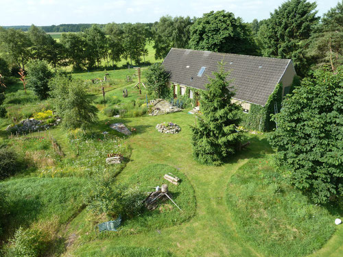 Das private Seminar-Gebäude mitten in der Natur