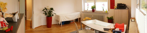 Helle und ebenerdig zugängliche Räume der logopädischen Praxis MundART in Forchheim.