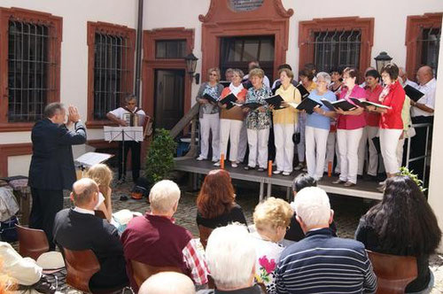 Der Mainschleifen-Chor - Leitung Paul Werner - Tag des Chorliedes - Volkach - 30. Juni 2013