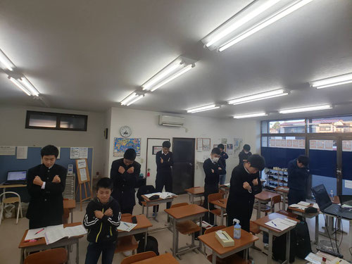 今日もアドレナリンを出して、やる気を出します。学校に行く子は、元気に行ってらっしゃい!