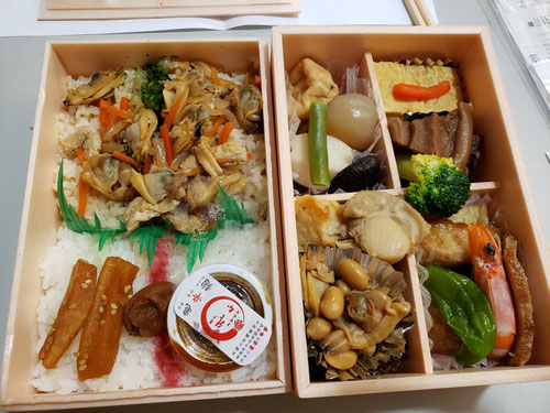 KJ冬期つくば合宿1日目の夜の夕食は、亀戸升本さんのお弁当。亀戸升本さんのご厚意で、年末年始のこの時期にこの美味しいお弁当を食べることが出来ます。ご厚意に感謝しながら、日頃なかなかできない『食の瞑想』でゆっくりと時間をかけて味わって食べます。1時間くらいかけて、ゆっくり噛んで食べます。すると、お腹もいっぱいになります。