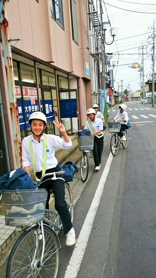 朝7:50、塾から元気に登校。1日目が終了しました。