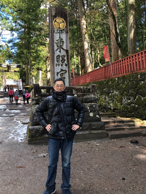 華厳の滝を見た後、バスでいろは坂をおりて、栃木県が誇る世界遺産・日光東照宮に行ってきました。久々の東照宮にテンションはMAX状態でした。