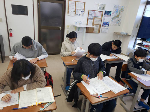 県立中受験、高校受験、大学受験を専門に指導していきます。受験の質問、相談も承ります。