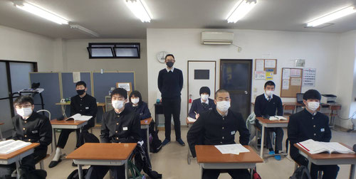 12/31よりKJ合宿が始まっています。今年の合宿は、感染症リスクを十分に考慮し、通い合宿となりました。ジムと自宅を使っての合宿。でも、単なる自宅とジムの往復ではありません。KJでは昨年の3月よりネット教室での授業を充実させてきて、ZOOMを使ってのコンテンツ配信ができるようになっています。ジムとZOOM併用してのKJ合宿、今年は一風変わった合宿となりました。でも、リアルよりもリアルにをテーマに、毎年行っているリアル合宿にも劣らないくらいの提供ができていると思っています。合宿は1/2まで続きます。