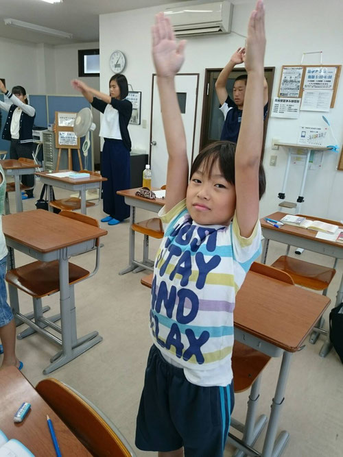 夏休み最初の朝塾(6:30~)です。7:00みんなでラジオ体操をしました!ラジオ体操はいいですね(^^) 朝学・生放送では、毎日ラジオ体操をやっています!ラジオ体操の習慣はホントに健康にいいですね!
