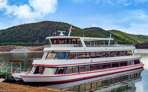 Party auf dem Ederseeschiff
