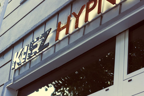 Kiez Hypnose Berlin Außenwerbung