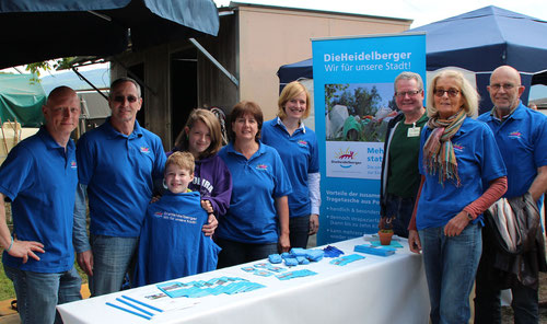 DieHeidelberger haben mit einem Stand beim Hoffest von Karlheinz Rehm zum Abschluss der Biowoche in Heidelberg ihre Vorstellungen einer plastiktütenfreien Stadt vorgestellt.