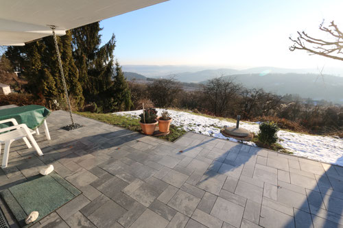 Blick von der erneuerten Terrasse in Richtung Ost-Süd m Winter