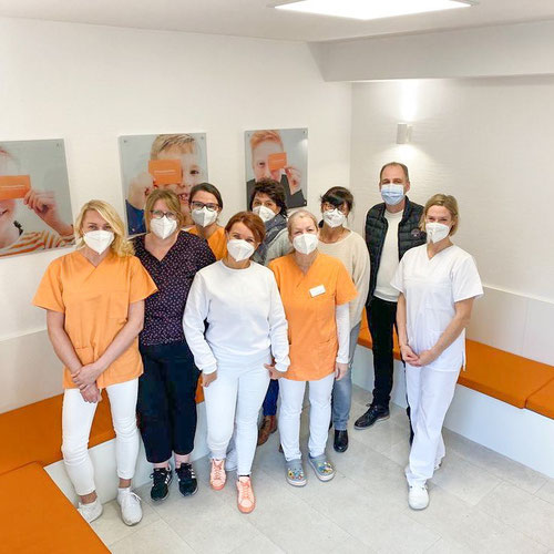 Gruppenfoto Hygieneschulung Zahnspangenliebe
