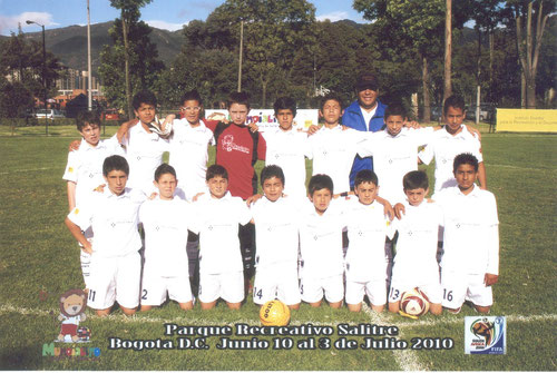 En el 2010 la Escuela de Futbol San Pablo, alcanzó las semifinales del Mundialito Sudafrica 2010 representando a la Selección de Inglaterra