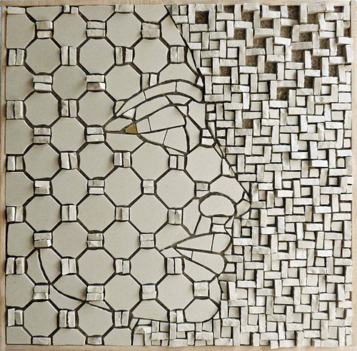 FEMINITE - Monochrome - 20 x 20cm - grès cérame, émaux, tesselles d'Or