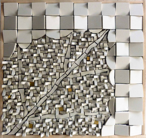 FEUILLE DE CHÂTAIGNIER - Monochrome - 20 x 20cm - grès cérame, émaux, tesselles d'Or