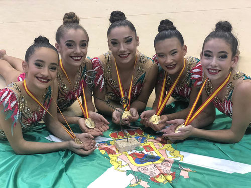 Maria Bartolomé, Candela López, Rocio Sáez, Valeria Ayesa y Celia Sarabia