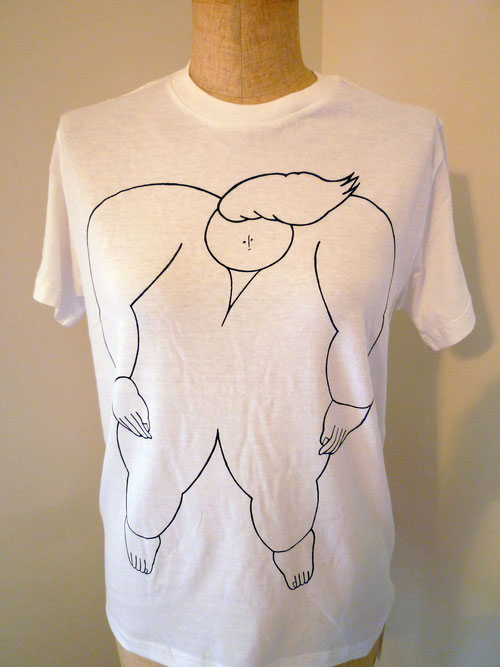 Tシャツ(写真のTシャツのサイズは、XS)