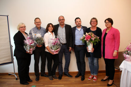 Der neu gewählte Landesvorstand mit Anja Tittes (rechts) und Manuel Klein (3. v rechts) vom Bundesvorstand als erste Gratulanten