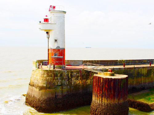 Leuchtturm bei Cordouan,  an der Hafenmole in Royan