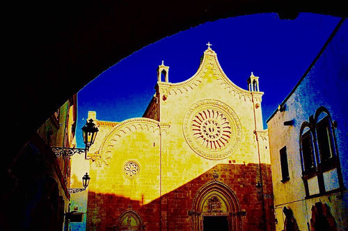 die prächtige Fassade der Kathedrale von Ostuni