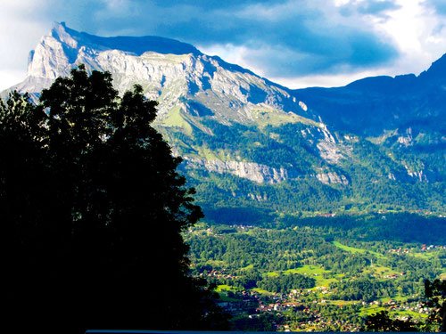 oben in Megeve - der Blick hinunter ins grüne Rhonetal