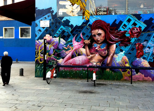 "Mural" mit Meerjungfrau in Barcelona , 2013 (Foto . J.v.Troschke)
