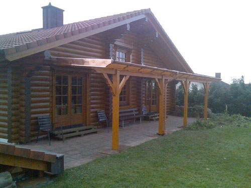 Rustikale Schönheit Leimholzüberdachung Rheinland-Pfalz mit Glaseindeckung 8mm VSG,. Modell Rusti-1000 Terrassendach