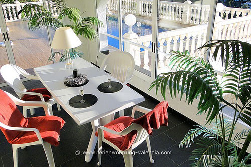 Ferienwohnung Valencia, Wintergarten und Pool