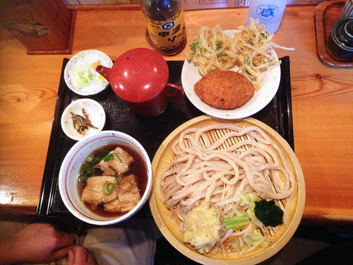 肉汁うどん＋かき揚げ＋リッチメンチカツ（お肉が多くおいしい！）