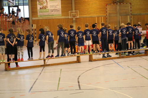 Die neuen Schultrikots machen sich gut.