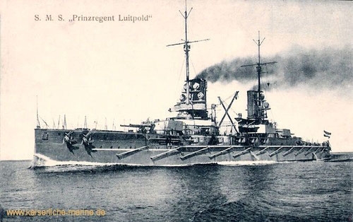 Schlachtschiff SMS Prinzregent Luitpold auf Fahrt, ohne den zunächst vorgesehenen Diesel-Großmotor.