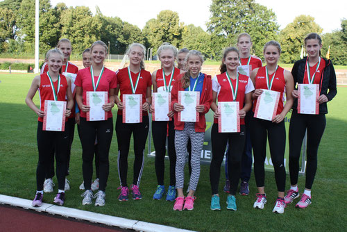 Ebenfalls Silber erkämpften sich die Mädchen U16 der StG Rhede-Sonsbeck.