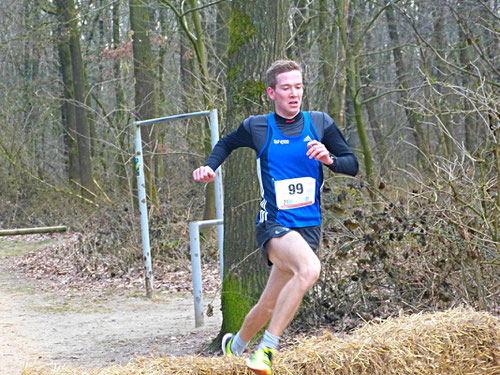 Marcel Ecksers ließ der Konkurrenz im 7300-m-Hauptlauf keine Chance und gewann souverän in 23:40 Minuten.