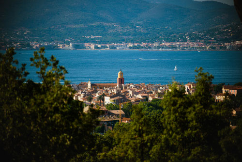 Véritable merveille provençale,  Saint-Tropez et son célèbre clocher