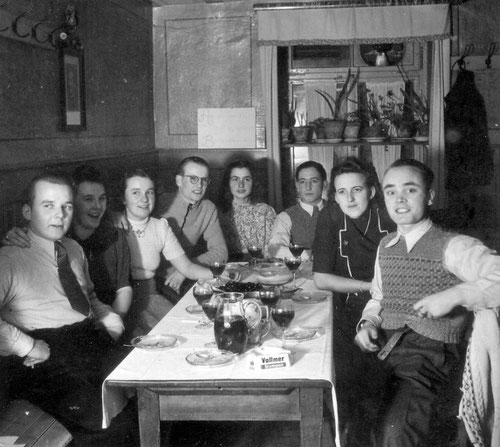 Geburtstagsfeier im Gasthaus Rose ca. 1949