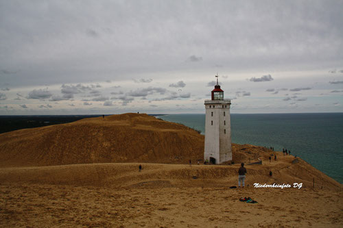 er ist wieder frei ....der versandete Leuchtturm