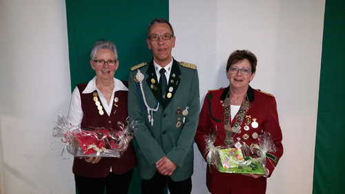 v.l.n.r. Ella Wiering, Jürgen Graf und Elfriede Söhl. Foto: Graf